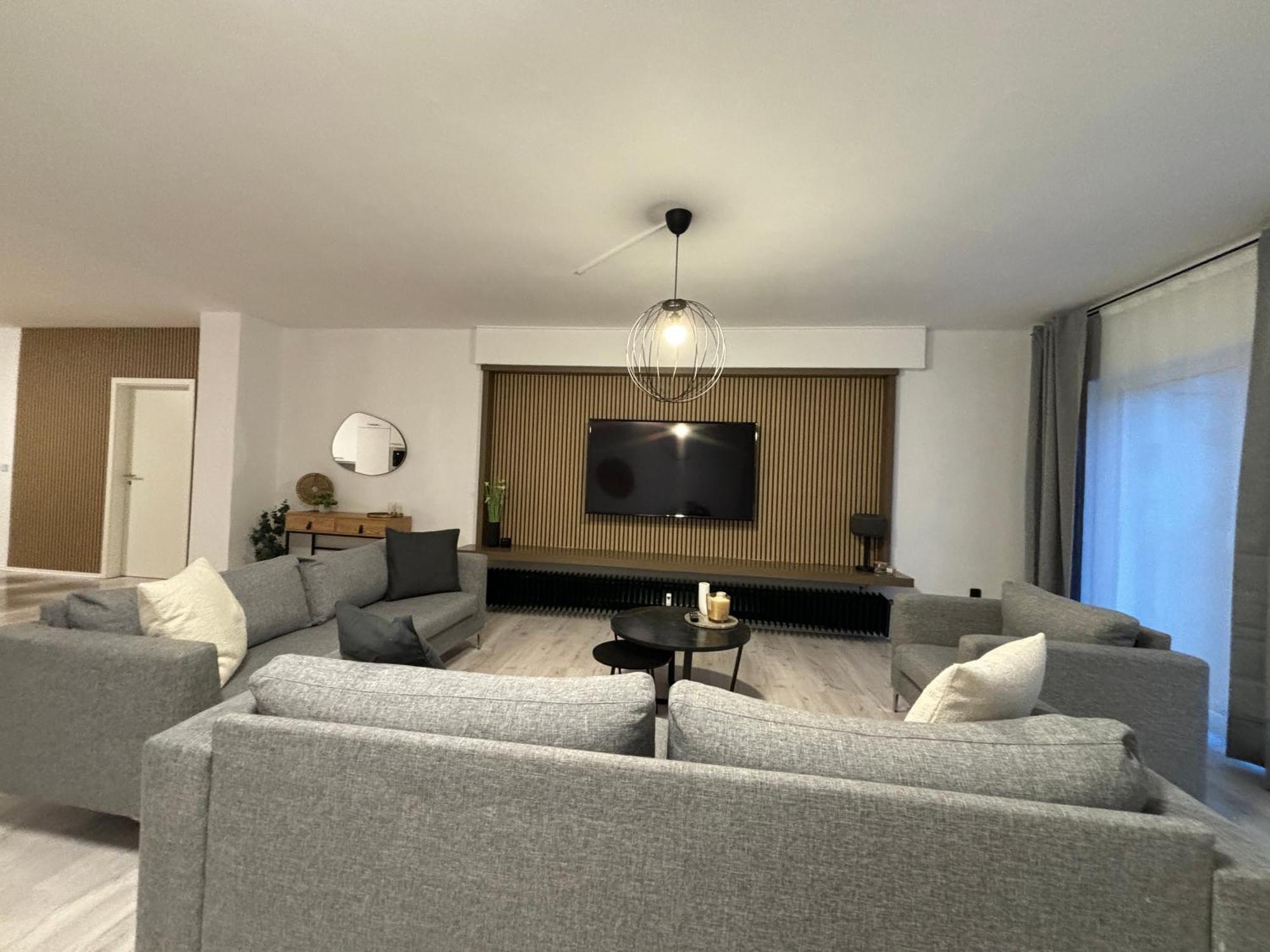 140Qm - 4 Zimmer- Parkplatz - Autobahn - Blauer See - Mallibase Apartments Garbsen Εξωτερικό φωτογραφία