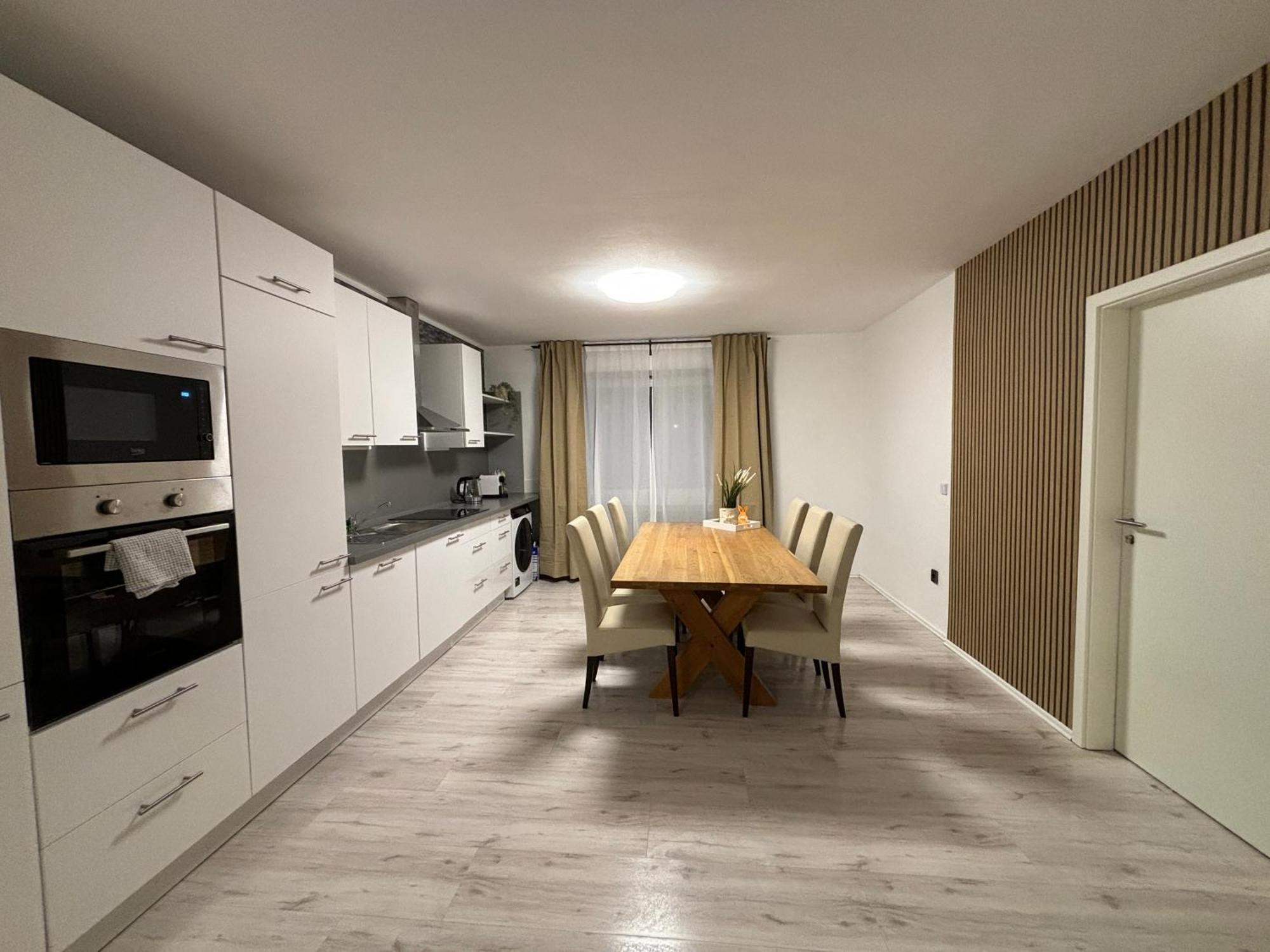140Qm - 4 Zimmer- Parkplatz - Autobahn - Blauer See - Mallibase Apartments Garbsen Εξωτερικό φωτογραφία